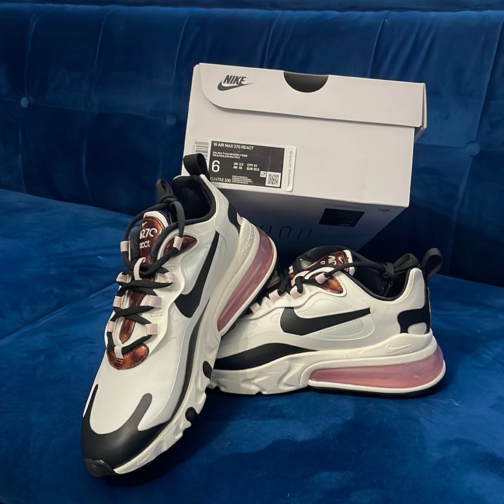 Nike Women’s Air Max 270 React Size 6